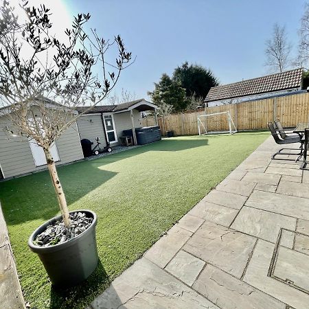 Four Corners Holiday Home Hot Tub & Sauna Ferndown Zewnętrze zdjęcie