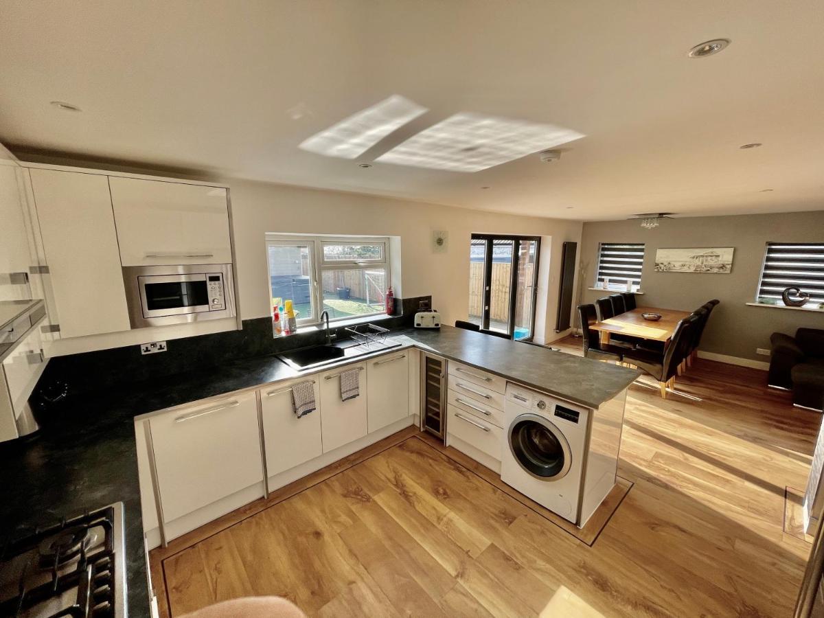 Four Corners Holiday Home Hot Tub & Sauna Ferndown Zewnętrze zdjęcie